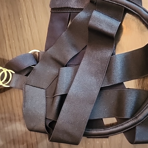 Victoria's Secret Black Strappy Bra with Goldb Accents 36 DD Nwot - Picture 2 of 4